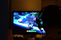 История Steam: Как Counter-Strike породил крупнейшую игровую платформу.